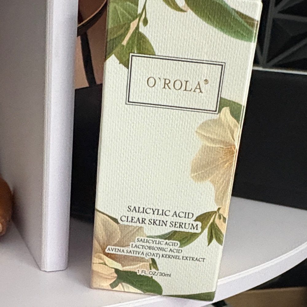 Clear Skin Serum - Cream and Green